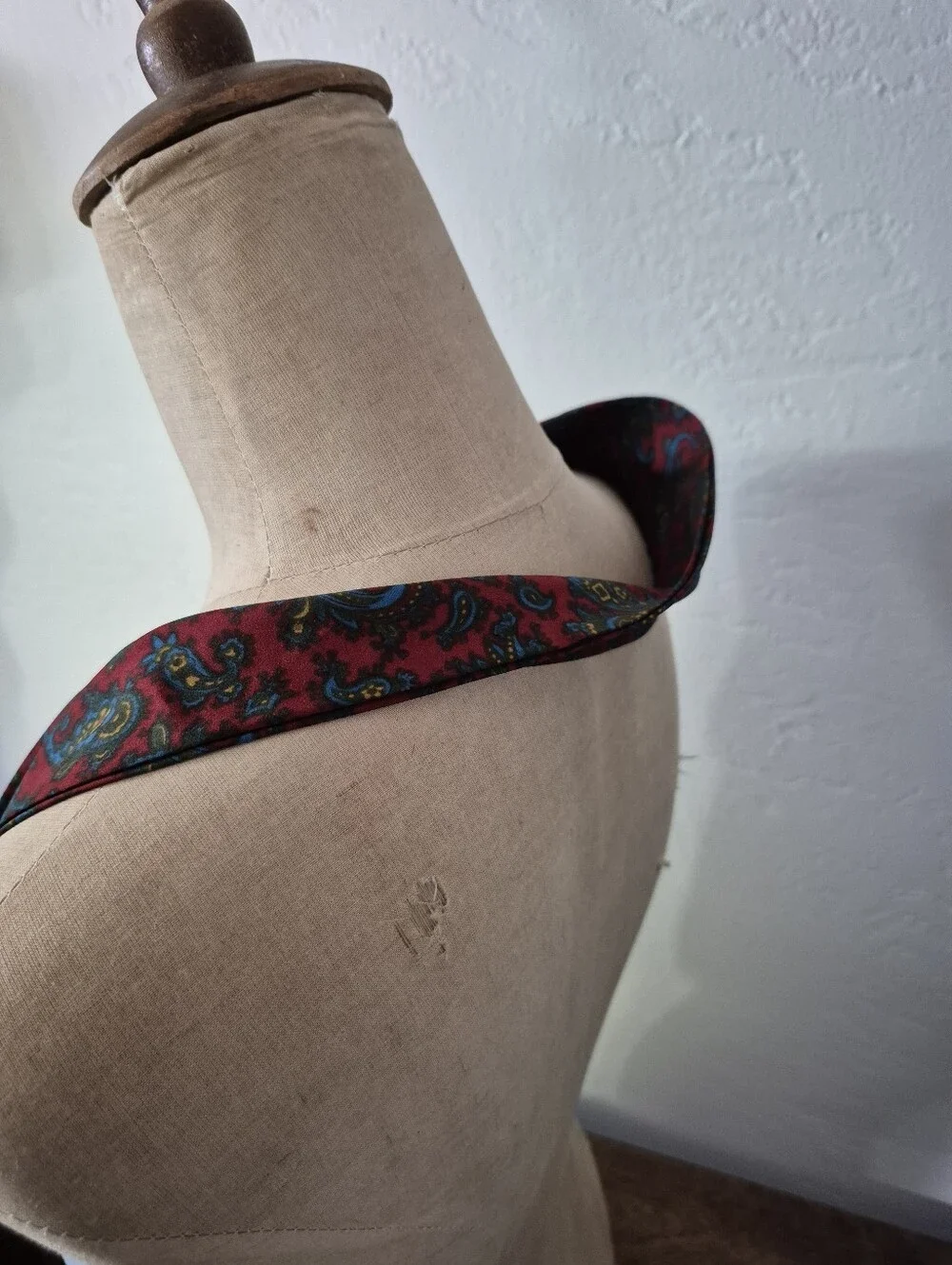 Vintage Paisley Cravat Ascot Tie in Burgundy and Teal